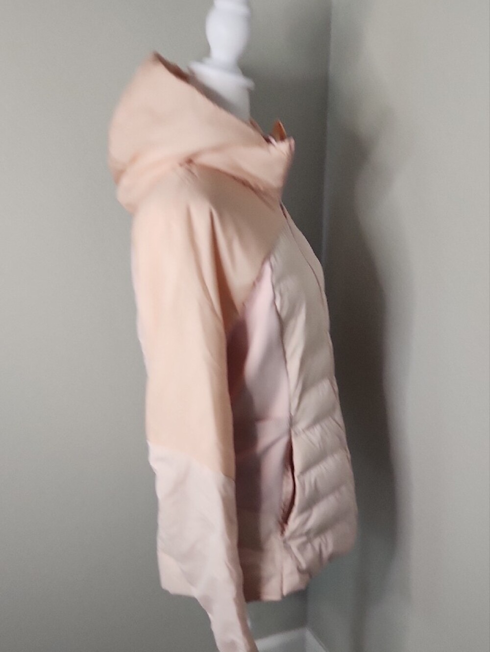 Lululemon Light Pink Hooded Puffer Jacket - Women - Picture 8 of 16